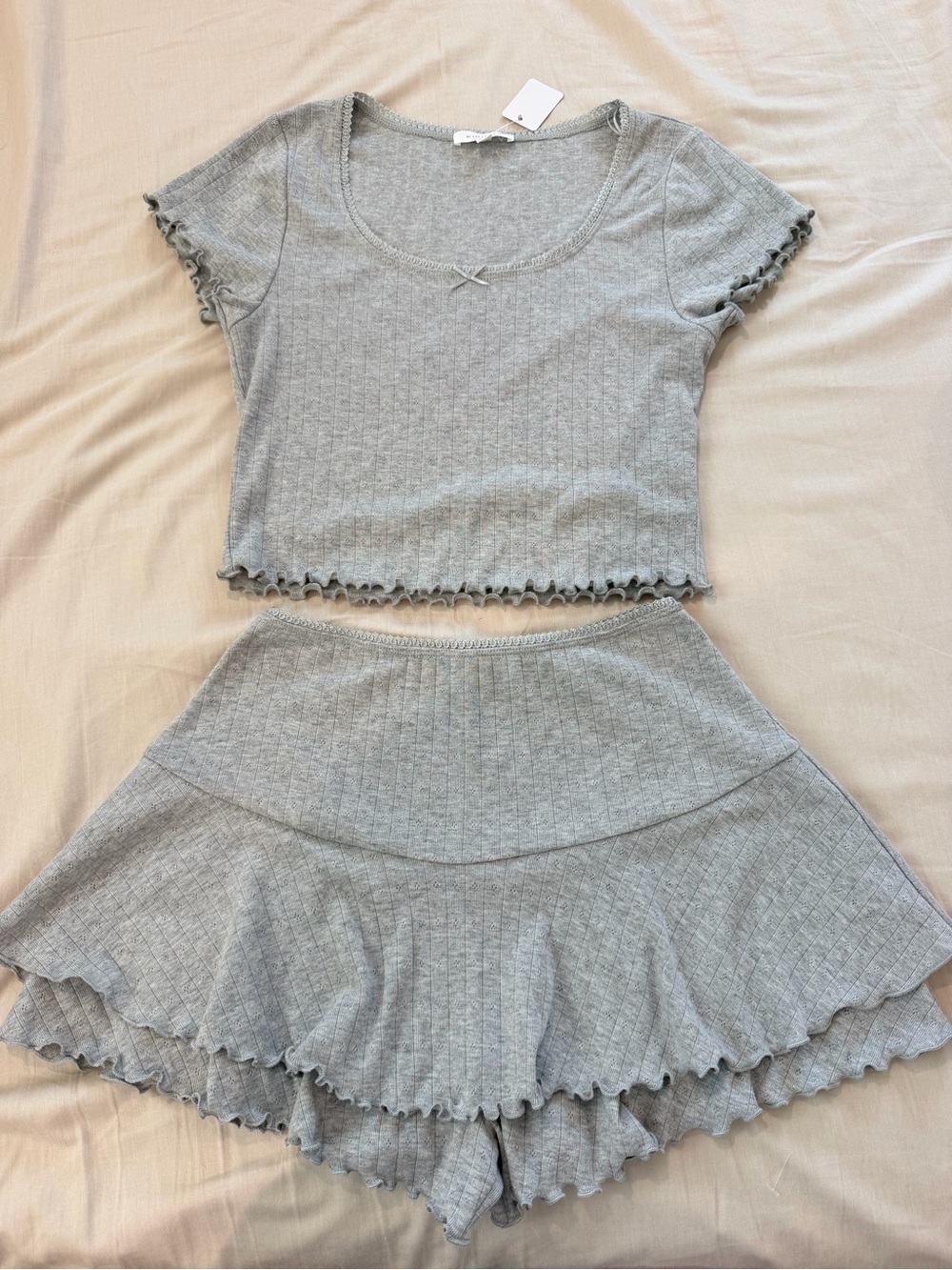 Gray Ribbed Lettuce-Edge Crop Top & Skirt Set